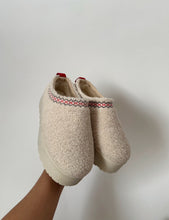 Load image into Gallery viewer, Teddy Platform Slipper
